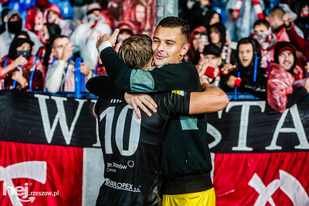STAL RZESZÓW - APKLAN RESOVIA