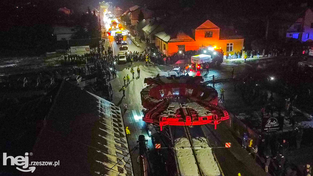 Kret dotarł do celu! Tłumy na trasie