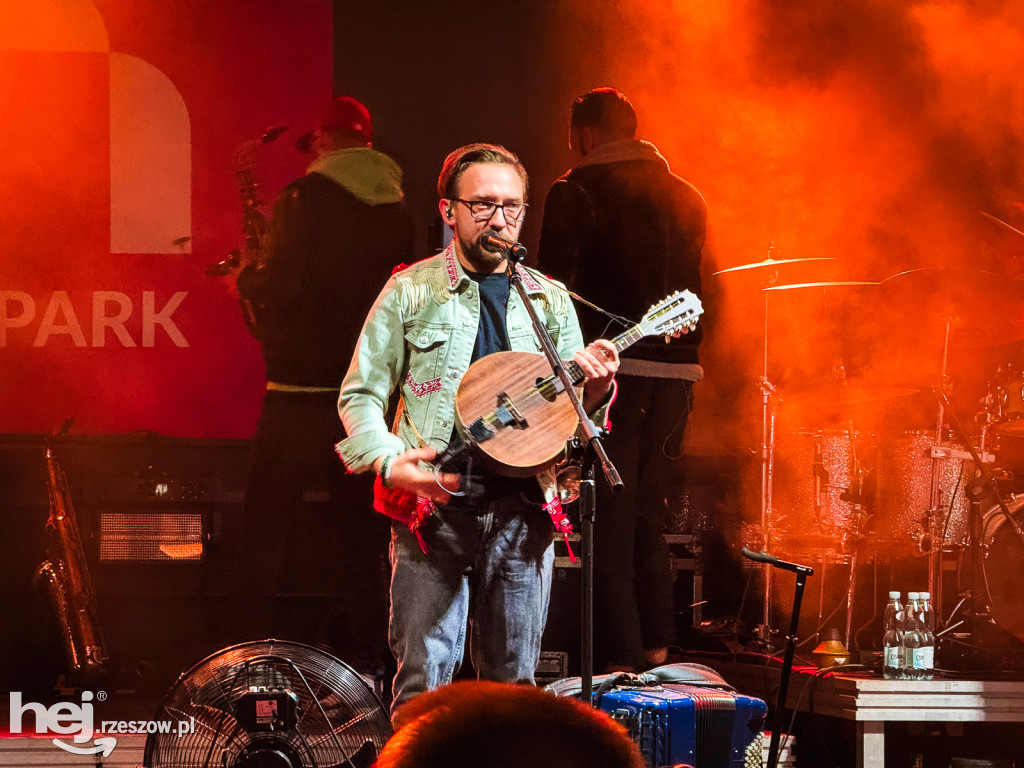 Tłumy na otwarciu N-Parku w Tarnobrzegu: koncert zespołu ENEJ