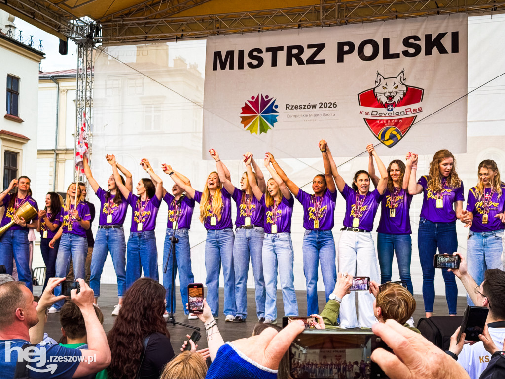 Historyczna feta na ulicach Rzeszowa