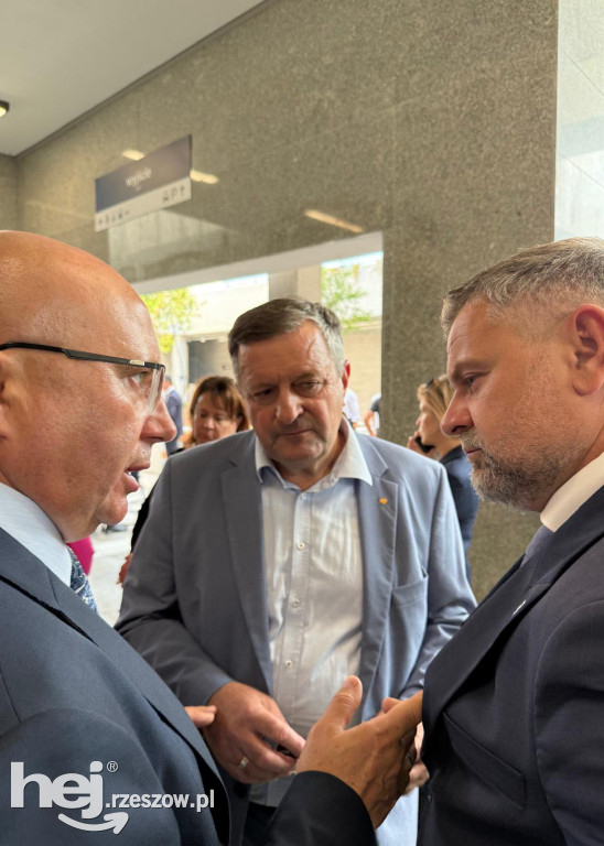 Nowoczesny Dworzec Rzeszów Główny uroczyście otwarty