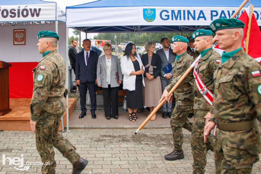  Hołd dla poległych lotników w Pawłosiowie