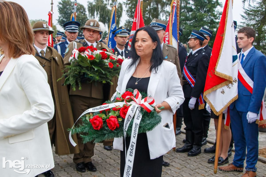  Hołd dla poległych lotników w Pawłosiowie