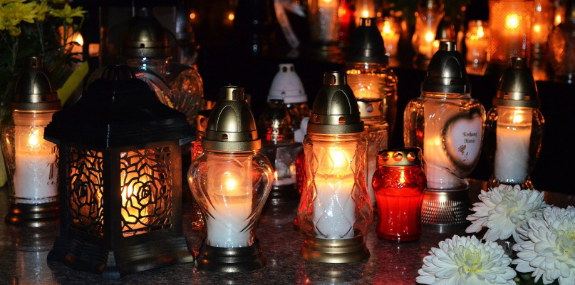 Artyści, sportowcy, muzycy - oni zmarli w ciągu ostatnich 12 miesięcy