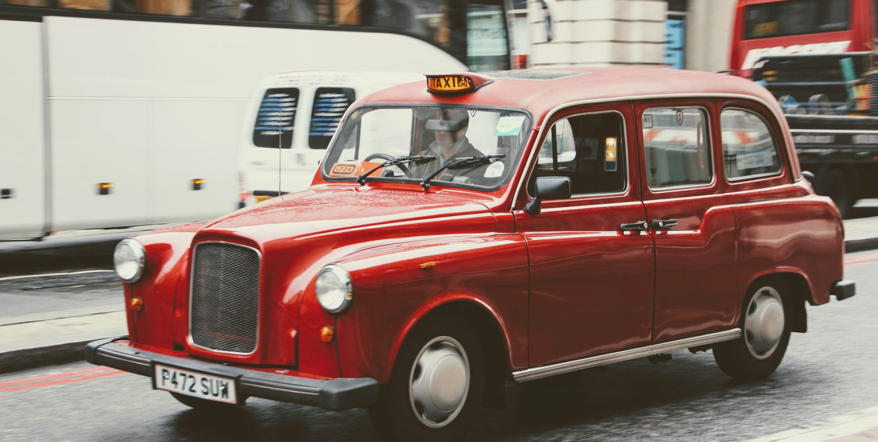 Co warto wiedzieć o sprzedaży auta z kierownicą po prawej stronie?