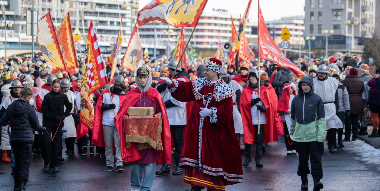 Barwny Orszak Trzech Króli przeszedł ulicami Rzeszowa
