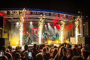 Tłumy na otwarciu N-Parku w Tarnobrzegu: koncert zespołu ENEJ-335