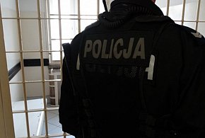 Próbował przekupić policjantów. Usłyszał zarzuty-25474