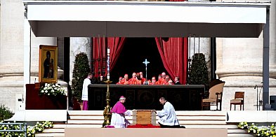 Watykan: 250 tysięcy osób na pogrzebie Franciszka -25501