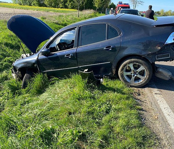 Rozbity saab. Kierowca pod wpływem narkotyków?-25564