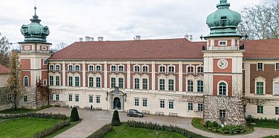 Nocne zwiedzanie zakamarków zamku w Łańcucie-25617