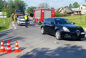 Zderzenie dwóch osobówek. Jedna osoba ranna-25683