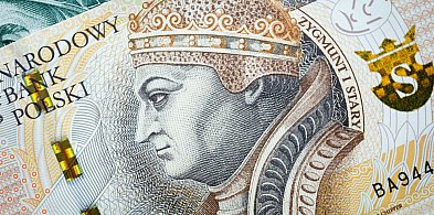 Myślał, że inwestuje na giełdzie. Stracił majątek!-25731