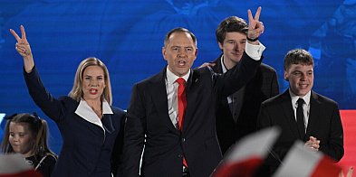 Late poll: Nawrocki - 50,7%., Trzaskowski - 49,3%-26269