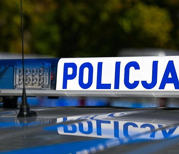 Mężczyzna zabarykadował się w mieszkaniu; akcja antyterrorystów-26413