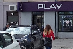 Play na celowniku UOKiK. Chodzi o pieniądze ściągane z kont klientów-26855