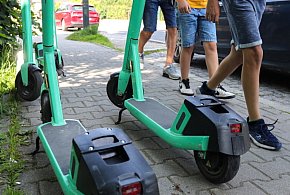 Medycy: złamania żuchwy, urazy mózgu – to skutki wypadków dzieci na hulajnogach -27195
