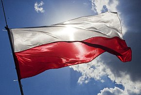 Flaga i hymn na nowo? Rząd chce korekty przepisów dot. symboli narodowych-27298