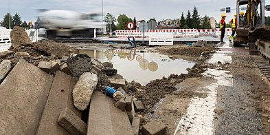 Dodatkowe pieniądze na budowę połączenia dwóch ulic -27309
