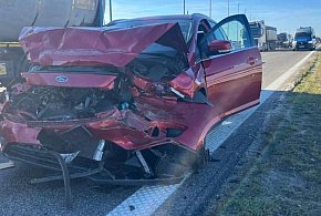 Wypadek na autostradzie. Trzy osoby ranne!-29714