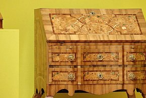 Meble kolbuszowskie na wystawie w Muzeum Zamkowym w Sandomierzu-29816