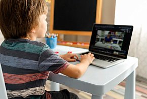 Popularni influencerzy mogą mieć kłopoty. Treści dla dzieci budzą kontrowersje-29994