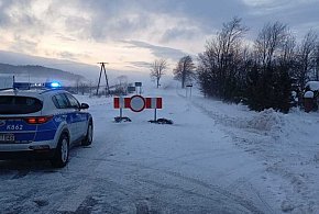 Zostali uwięzieni w pojazdach. Policja z pomocą-30252