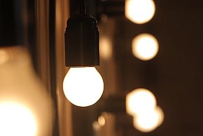 Rachunki za prąd pójdą w dół. Rząd usuwa opłatę doliczaną od lat-30368