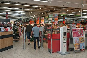 Pracownicy popularnej sieci mają dość. W południe zatrzymają pracę-30616