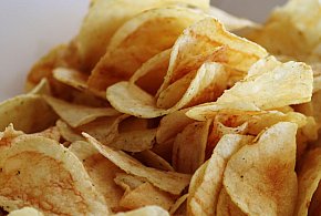 Podatek tłuszczowy uderzy w przekąski? Posłowie pokazują projekt-30630