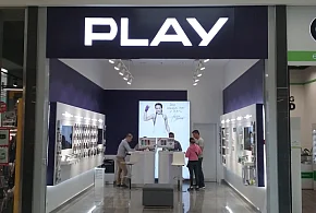 Potężna kara dla Play. Sieć ma zwrócić klientom pobrane środki-30633