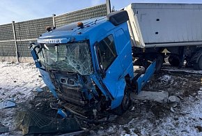 Ciężarówka uderzyła w bariery na S19-31162