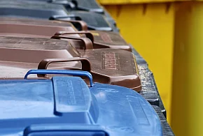 Fioletowe worki na odpady. Oto, co powinno tam trafiać-31341