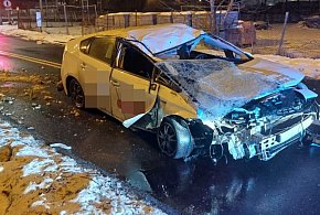 Przejechał pod rogatkami, uderzył w budynek. Był pijany!