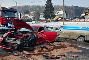 Uderzył w porsche. Jedna osoba ranna