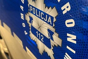 Wjechał w zaparkowany samochód. Był pijany!