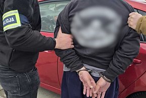 „Odbierak” zatrzymany przez policję. 58-latek trafił do aresztu po oszustwie