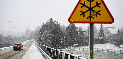 Na Podkarpaciu spadł pierwszy śnieg; trudne warunki na drogach-30177