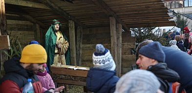 Kraków: żywa szopka przy Bazylice Franciszkanów 25 i 26 grudnia-30901