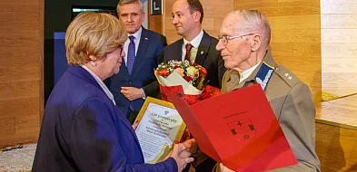 Por. Franciszek Batory Honorowym Obywatelem Miasta i Gminy Kolbuszowa-31048