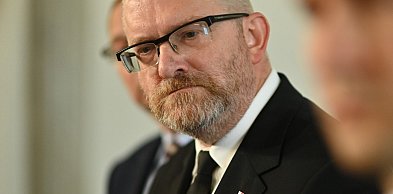 Wrocławska prokuratura chce 17 lutego przesłuchać Grzegorza Brauna ws. pozbawienia