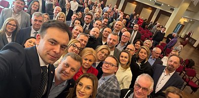 Polityczna mobilizacja w Stalowej Woli i Rzeszowie. SAFE i wybory w KO w centrum