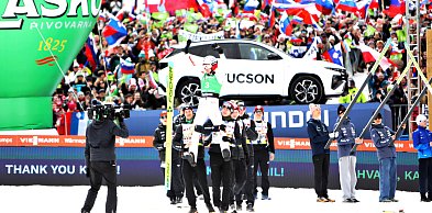 Kamil Stoch zakończył karierę. Wzruszające pożegnanie legendy w Planicy [FOTO]