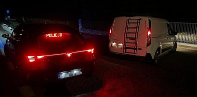 Pędził 122 km/h, wyprzedzał na torach. 34-latek ujęty