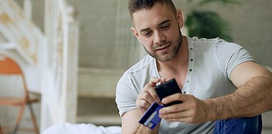 Coraz więcej decyzji finansowych podejmujemy w kilka minut przez telefon