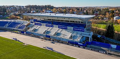 Rozpoczął się ostatni etap budowy trybuny głównej na stadionie w Krośnie-30056