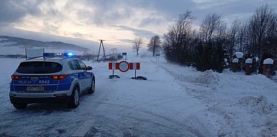 Zostali uwięzieni w pojazdach. Policja z pomocą-30252