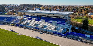 Ostatni etap budowy trybuny głównej stadionu w Krośnie-30056
