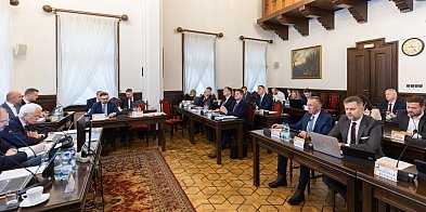 Na sesji rady Rzeszowa dyskusja o budżecie 2026 r.-30309