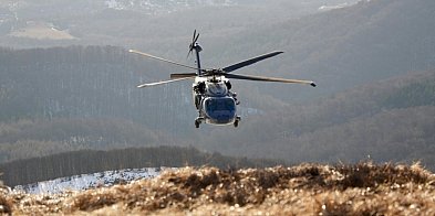 Policyjny Black Hawk nad Bieszczadami